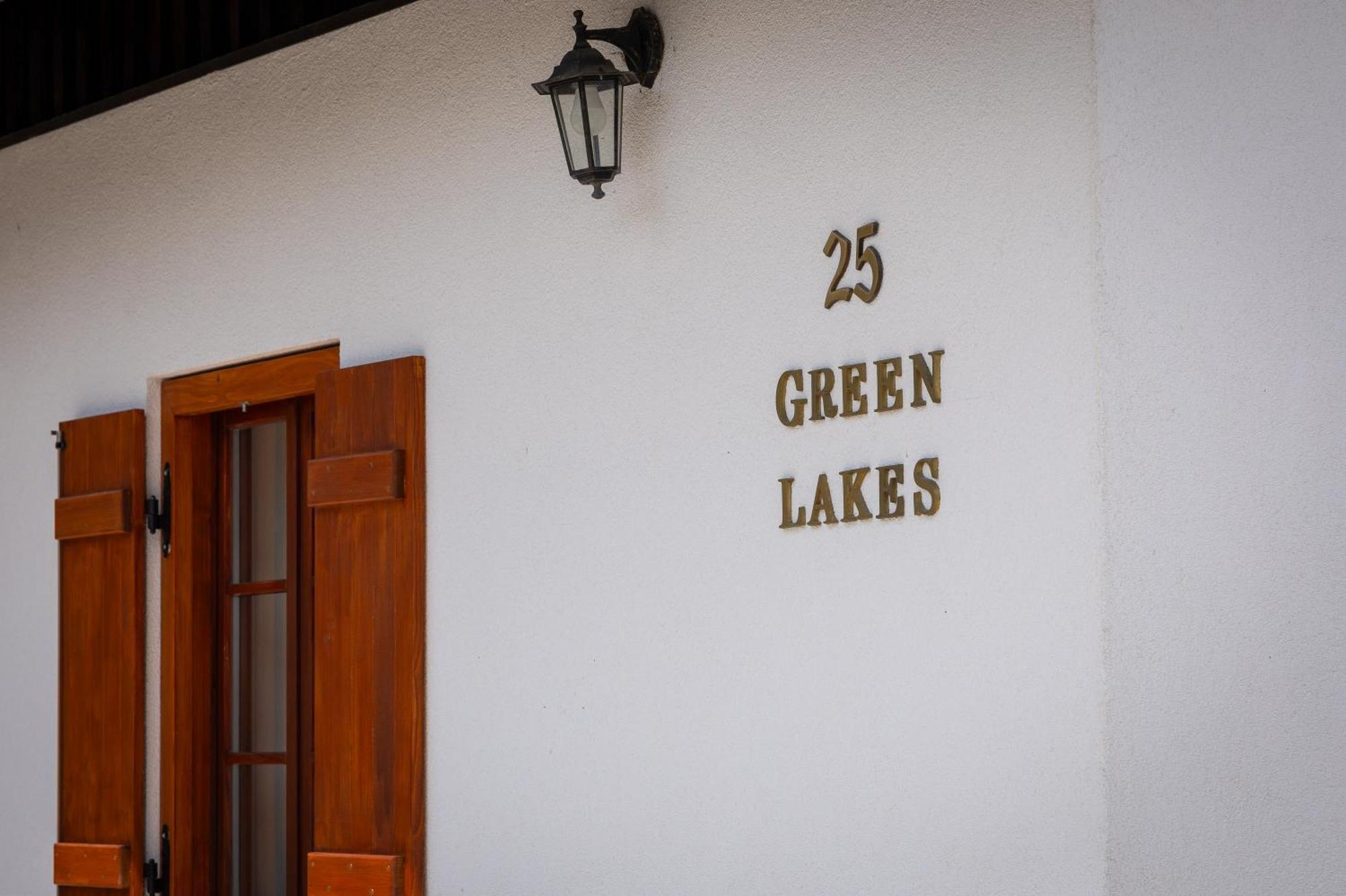 Green Lakes House Hotel Mukinje Exterior photo