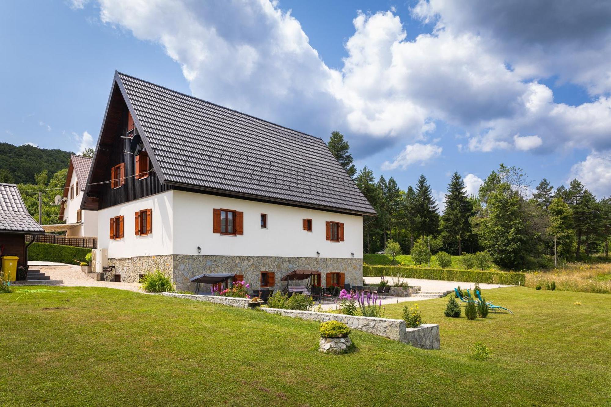 Green Lakes House Hotel Mukinje Exterior photo