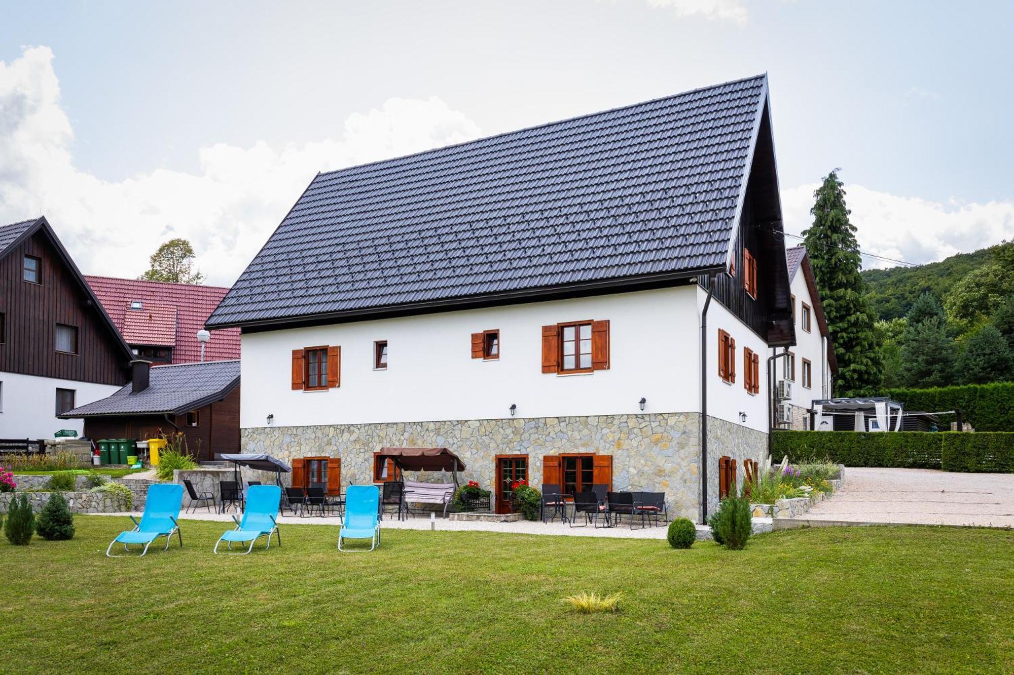 Green Lakes House Hotel Mukinje Exterior photo